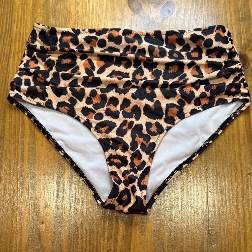 NWOT Leopard Print High Waisted Bikini Bottoms women’s swimwear